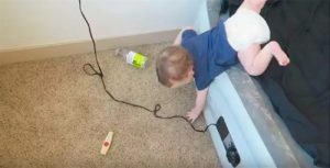 Ребенок упал с кроватки