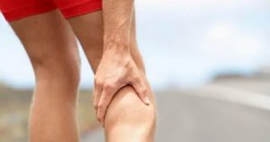 Сильно тянет правую ногу