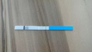 Слабая вторая полоска на тест в первые дни задержки