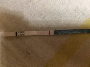 Слабая вторая полоска на тест в первые дни задержки